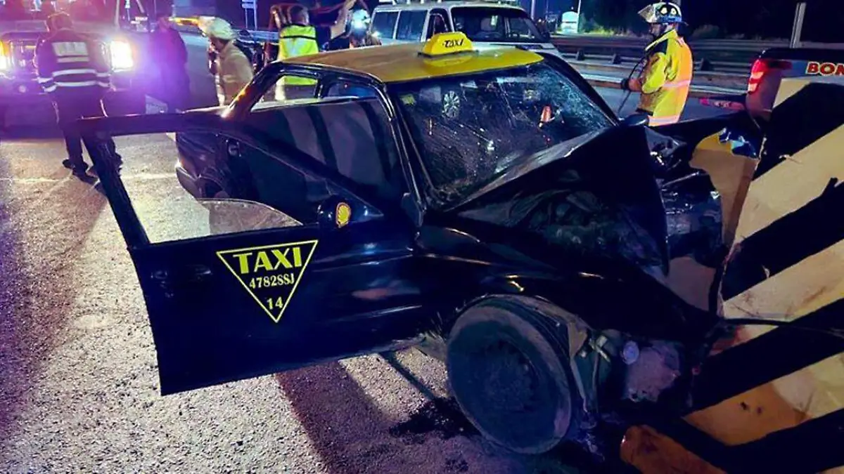 Un taxista murió prensado dentro de su auto de alquiler al estrellarse contra un muro de contención